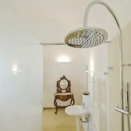 Pascaraymondo Palace