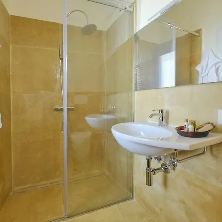 Pascaraymondo Palace Hotell