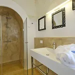 Pascaraymondo Palace