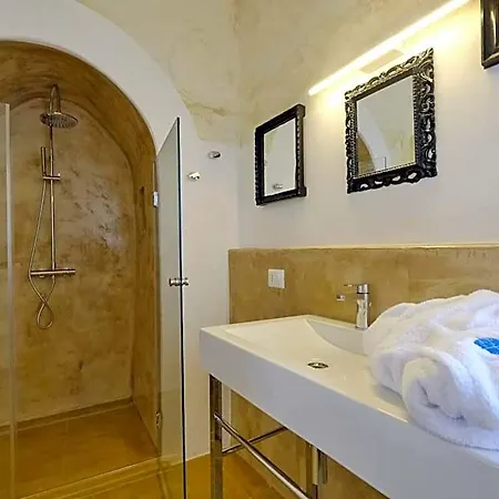 Отель Pascaraymondo Palace