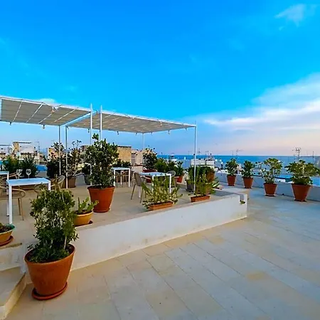Pascaraymondo Palace