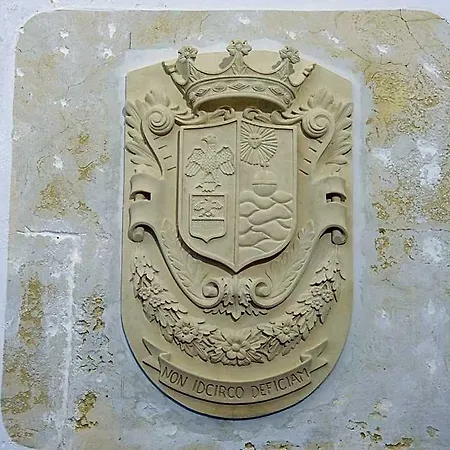 Pascaraymondo Palace