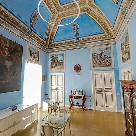 Pascaraymondo Palace