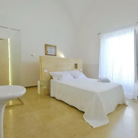 Pascaraymondo Palace