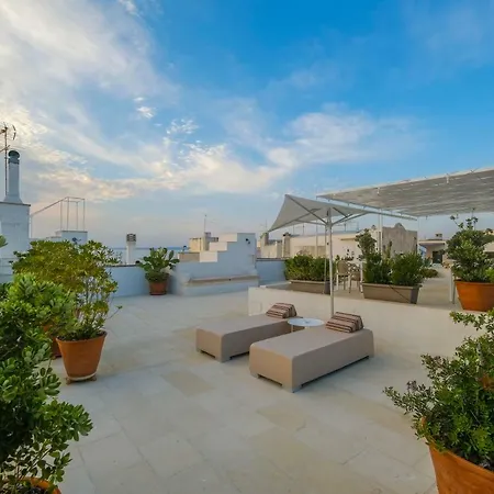 Pascaraymondo Palace