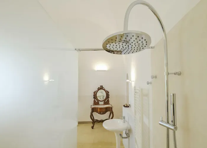 Pascaraymondo Palace