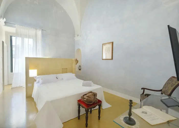 Pascaraymondo Palace